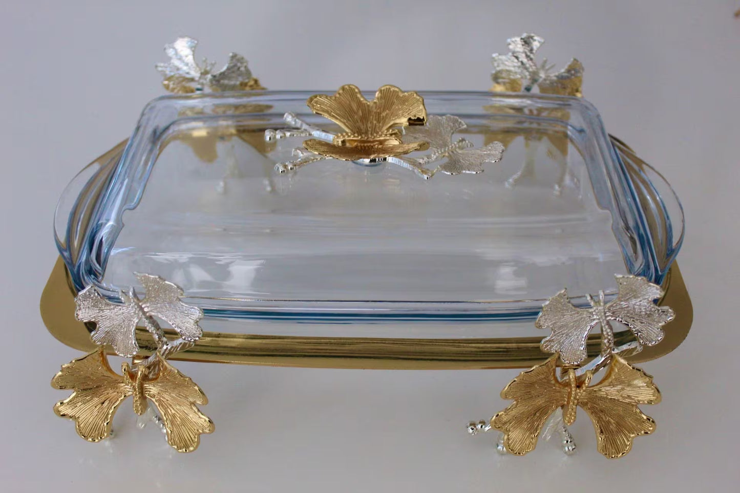 Luxury roasting dish with lid