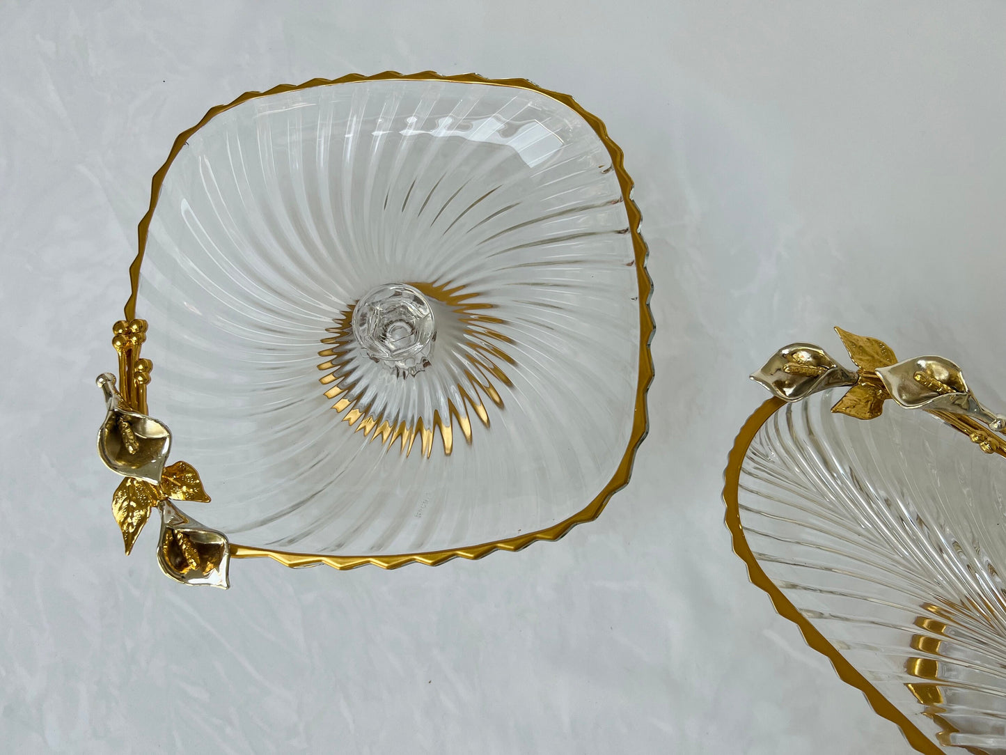 Glass serving dish / dessert stand