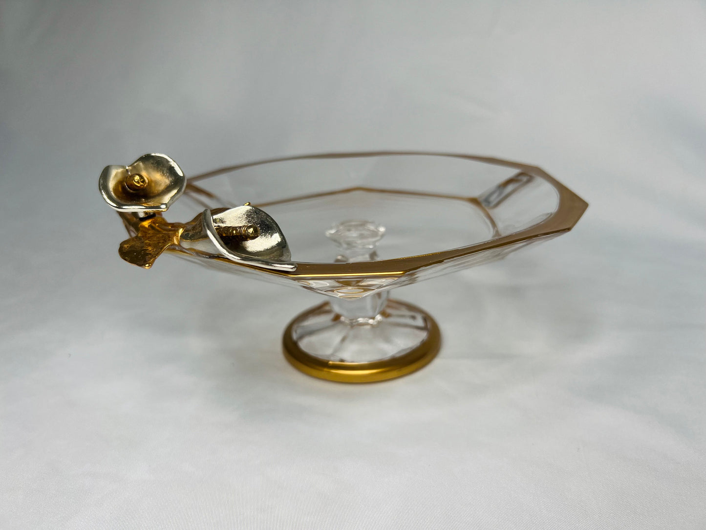 Glass serving dish
