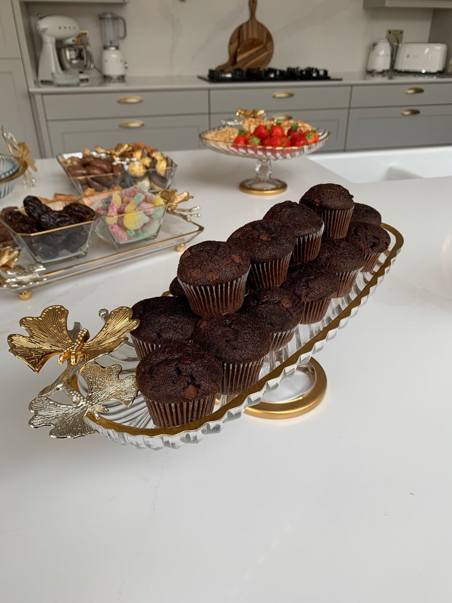 Serving dish / Dessert stand