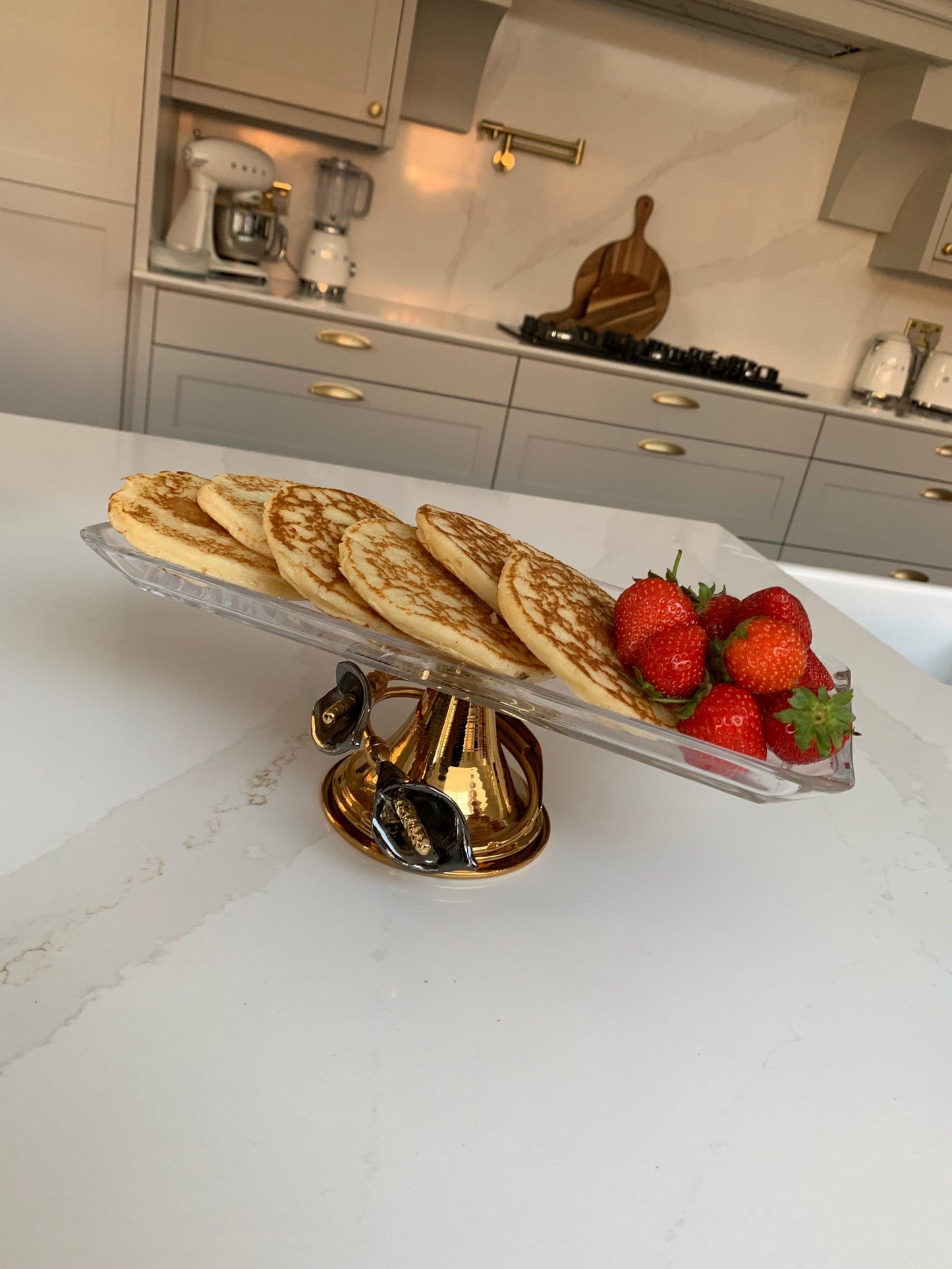 Glass serving dish