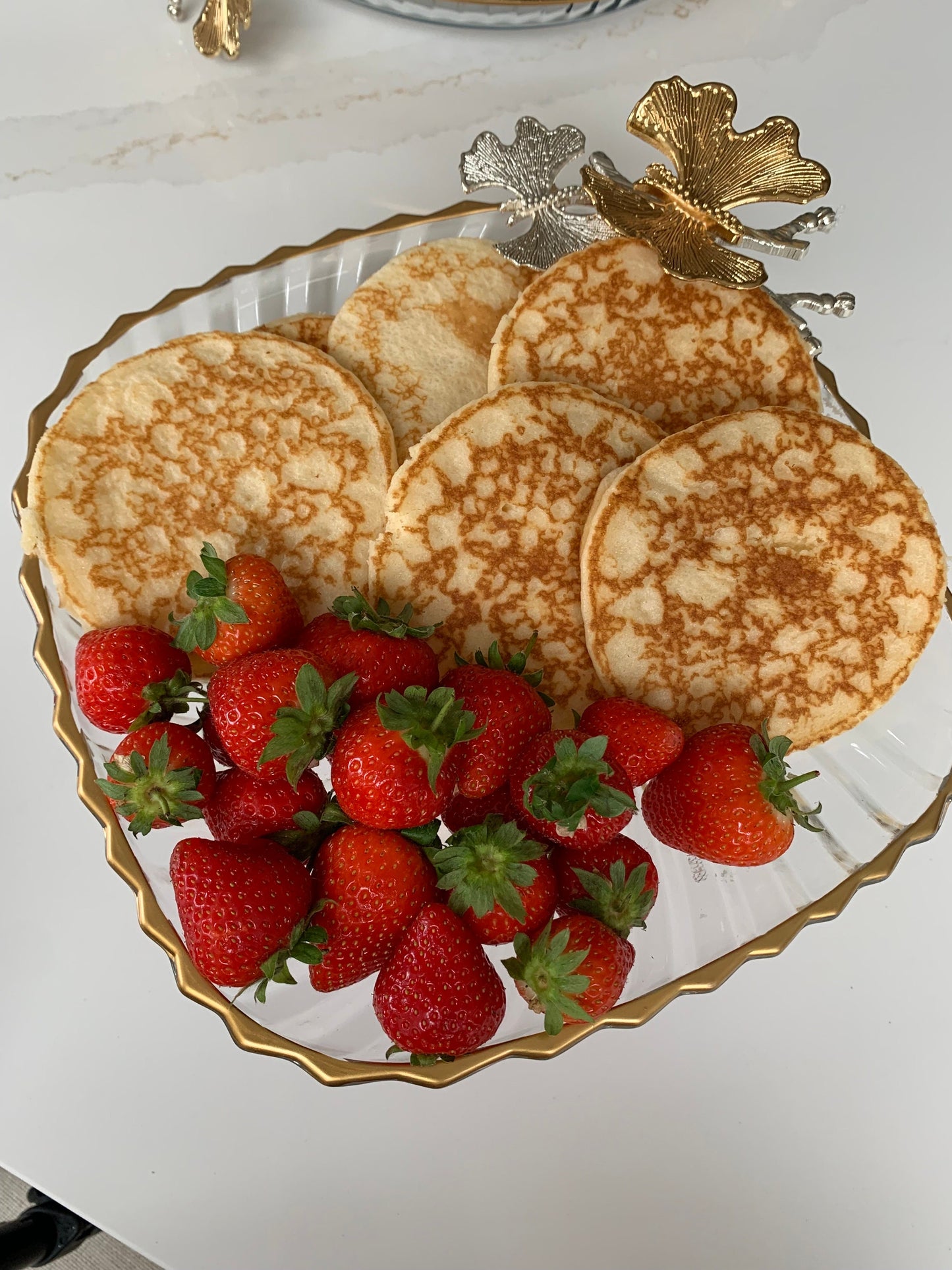 Luxury glass serving dish