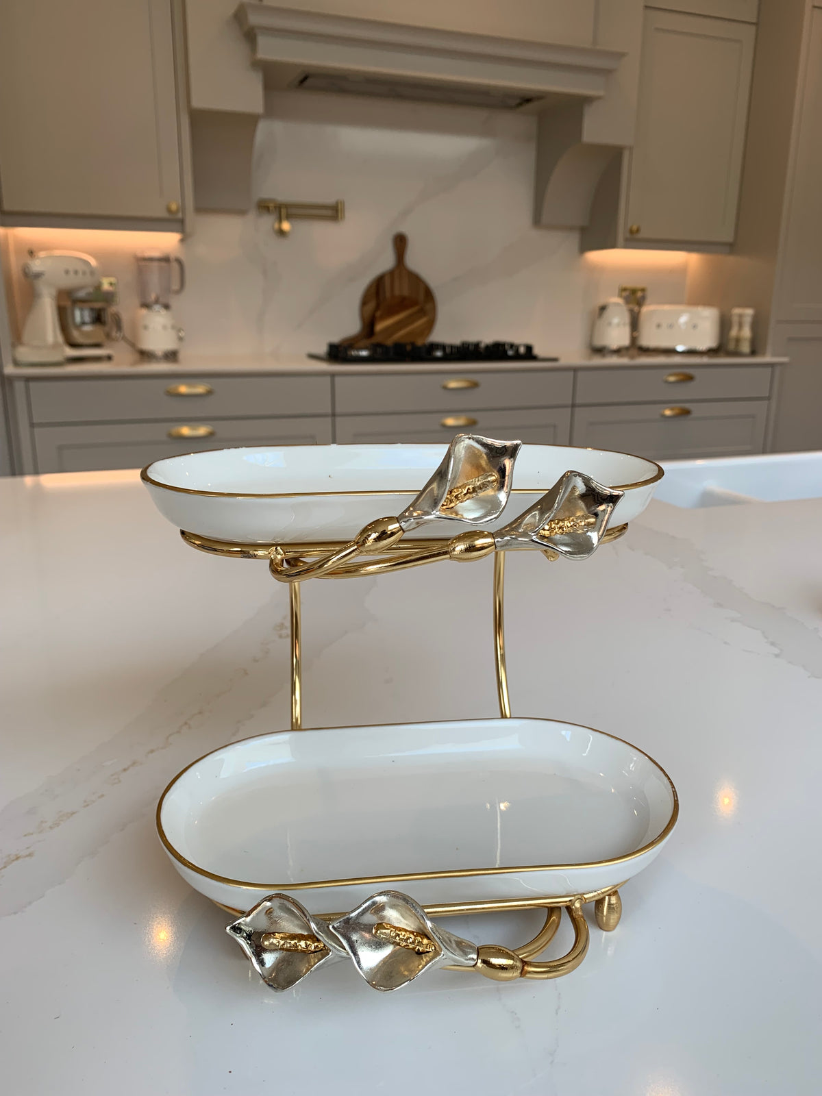 2 Tier dessert / afternoon tea stand