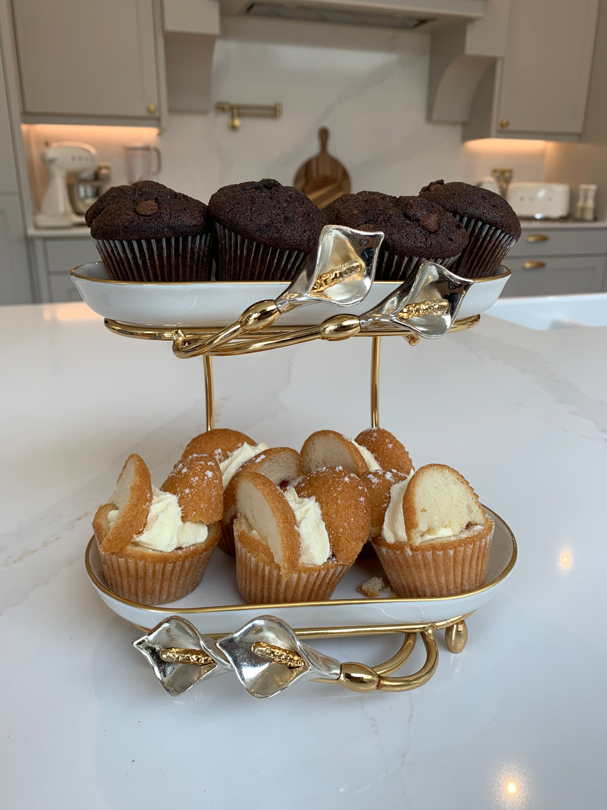 2 Tier dessert / afternoon tea stand